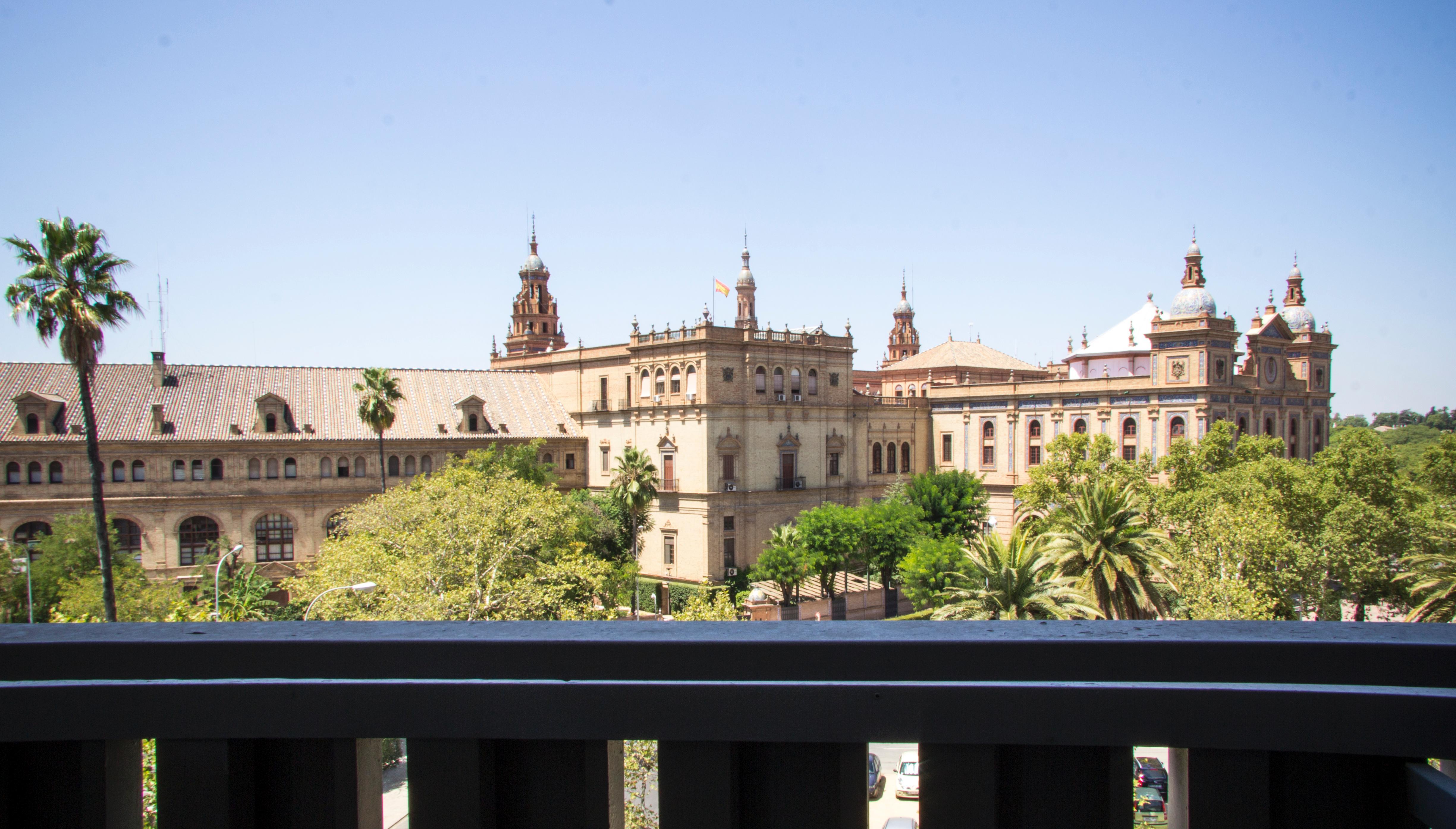 Hotel Pasarela Seville Luaran gambar