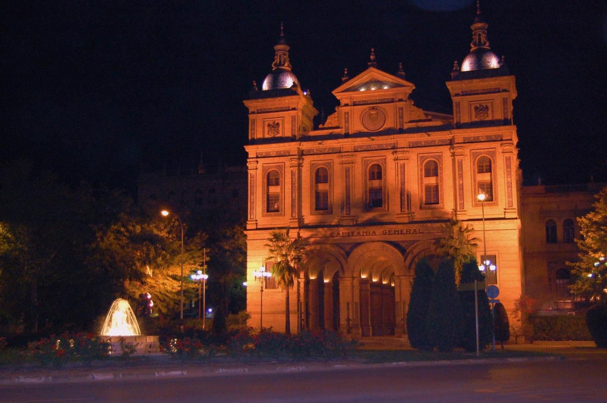 Hotel Pasarela Seville Luaran gambar